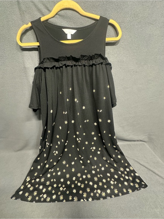 LC Lauren Conrad Dresses & Skirts - LC Lauren Conrad Black Cold-Shoulder Dress with Cream Daisy Print